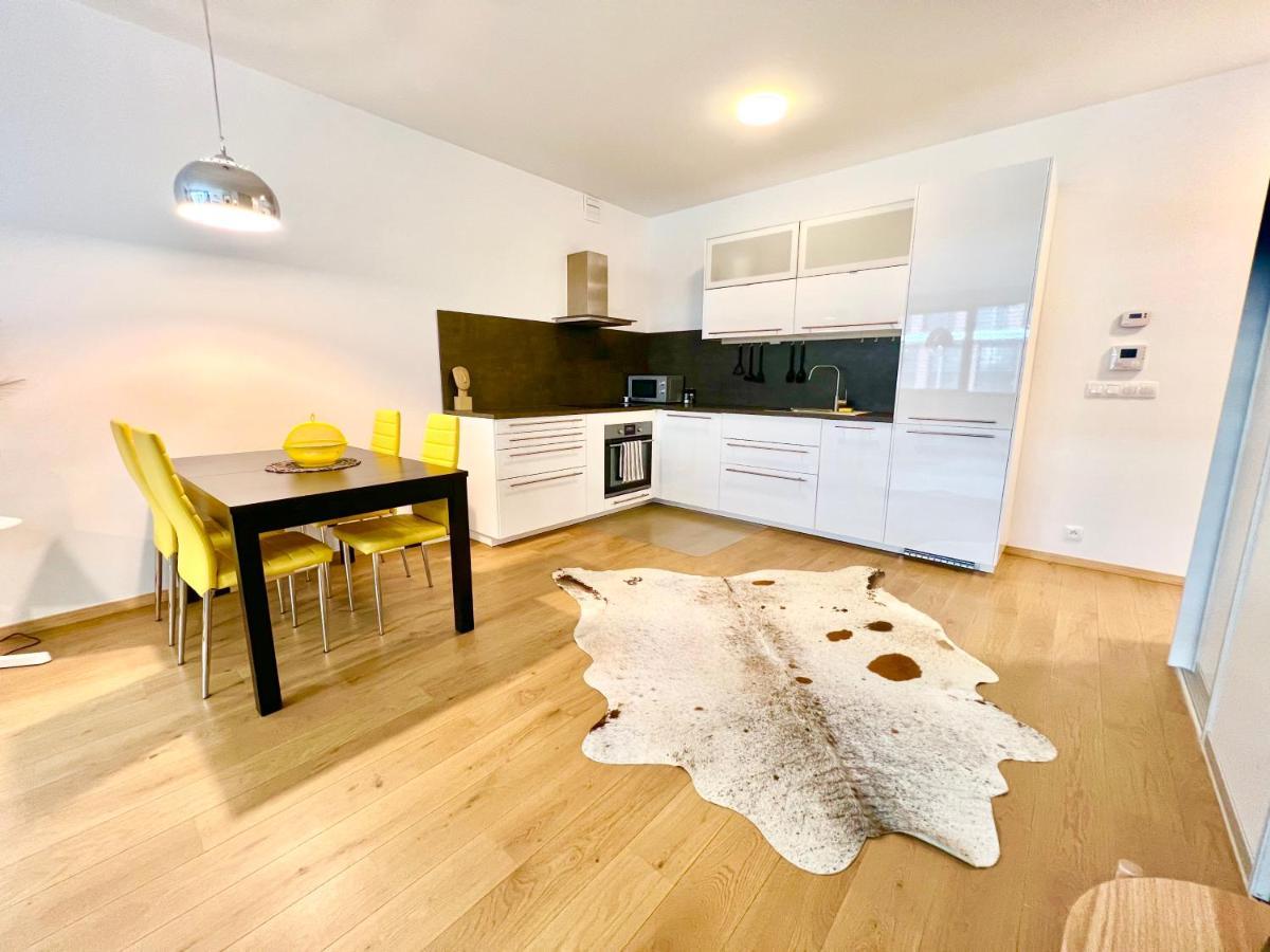 Riverside Luxury Apartament *